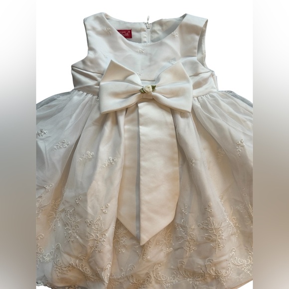 Princess Faith White princess ballgown Dress size 2T - Picture 4 of 8